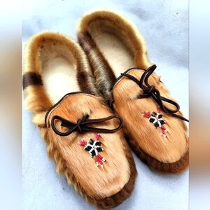 Vintage Men's 8 Women's 9-9.5 Beaded Leather Fur Indian Moccasins Canada New!